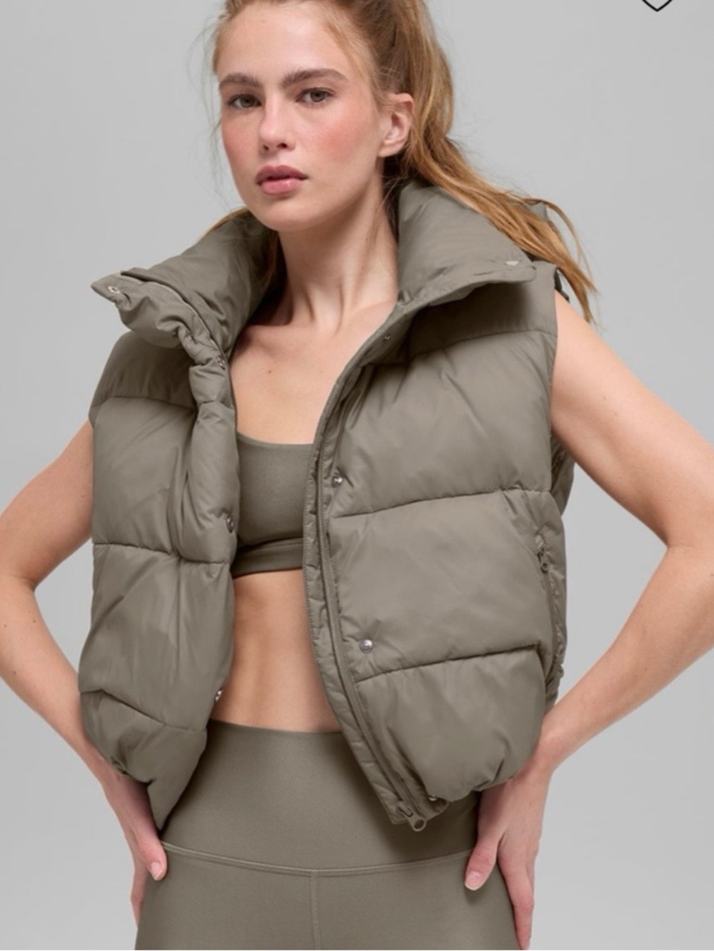 ALO Yoga NWT Gold Rush
Puffer Vest Cropped Jacket on
Light Cocoa Color Size S